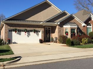 110 Sweet Oaks Ln, Statesville, NC 28677