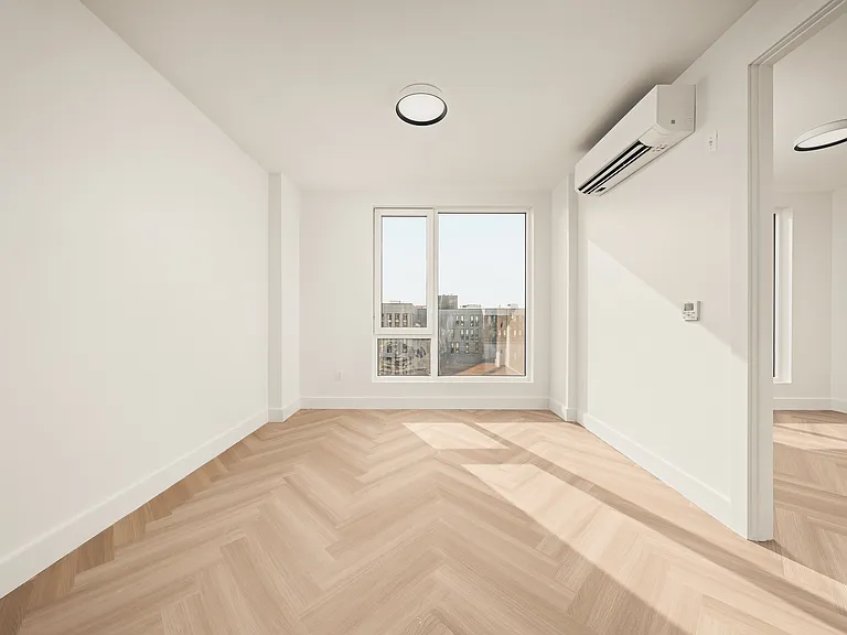 34-16 38th St #829 — Photo 3
