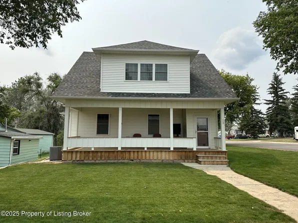 19 2nd Ave NW, Bowman, ND 58623