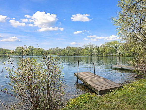 2nd image of 8420 Meadow Lake Rd E
