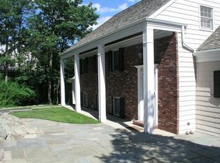 5 Hummingbird Hl, Sparta, NJ 07871