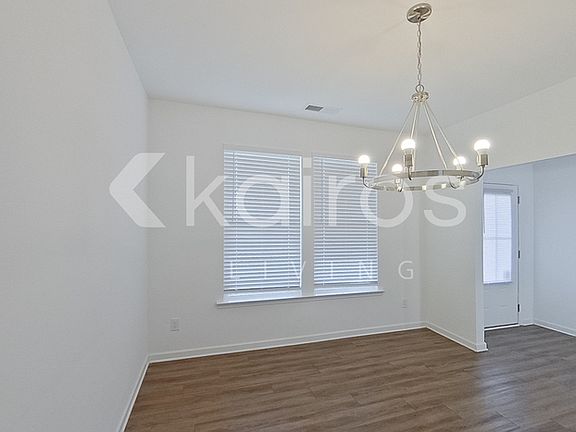 3rd image of 306 Silver Maple Ln