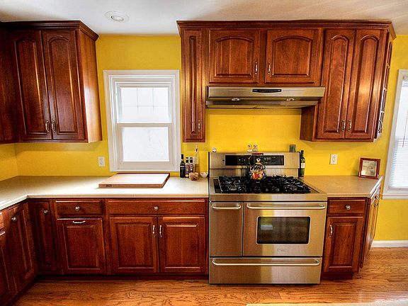 4th image of 1527 McKinley Ave