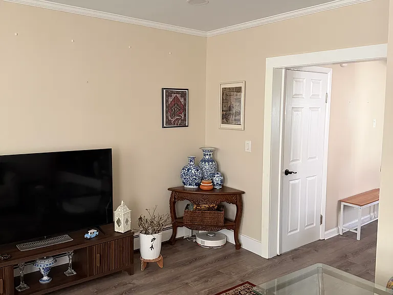 109 S Greasheimer St #1 — Photo 3