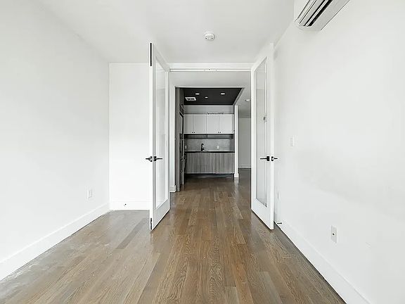 3rd image of 242 Newkirk Ave APT 1B