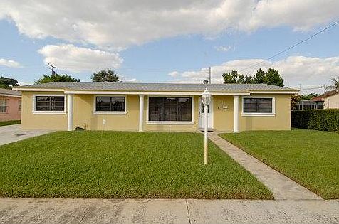 1st image of 1945 NW 191st Ter