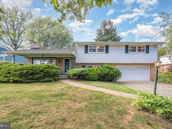 1711 Cedar Cliff Dr, Camp Hill, PA 17011