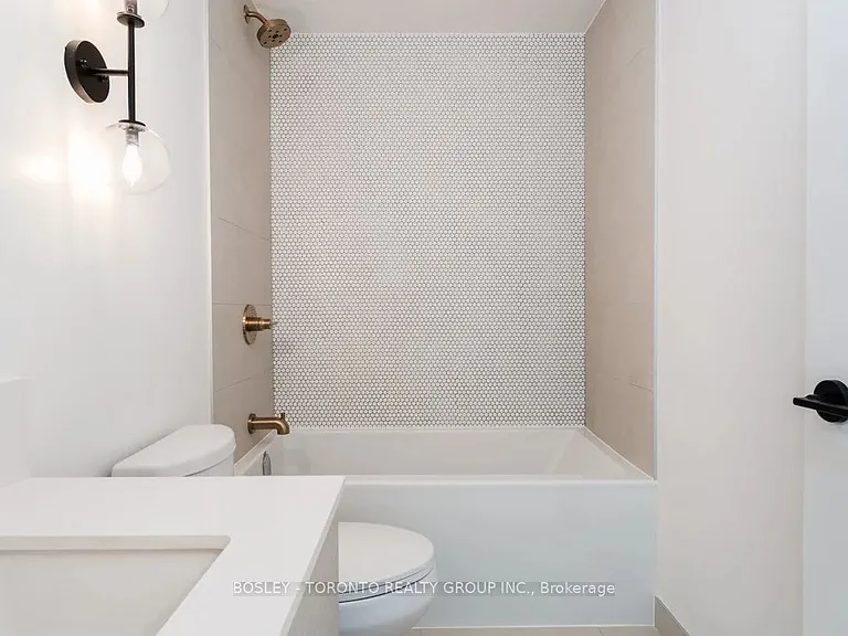 1285 Queen St E #504 — Photo 30