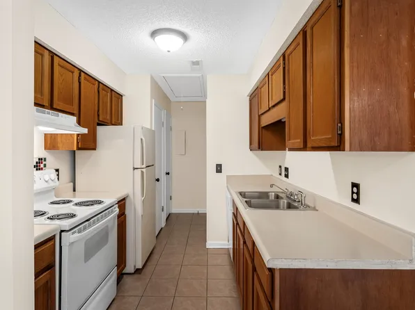 172 Brooke Castle Dr, Hermitage, TN 37076