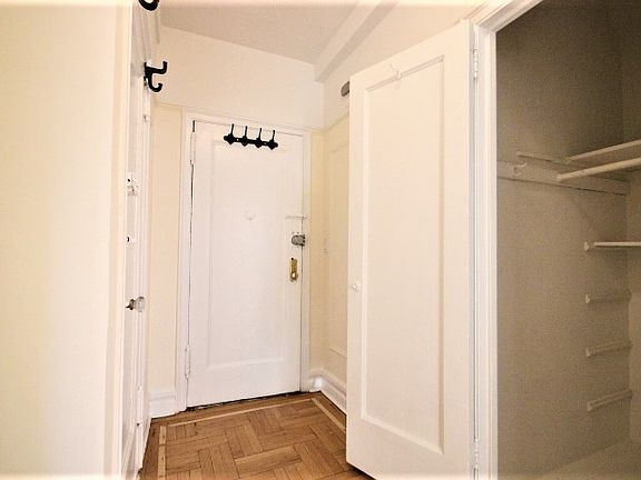 4th image of 143 W 96th St #7E