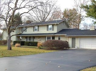 834 Sunset Rd, Geneva, IL 60134