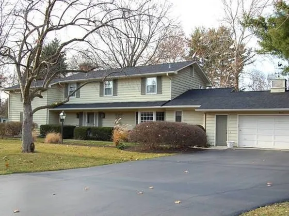 834 Sunset Rd, Geneva, IL 60134