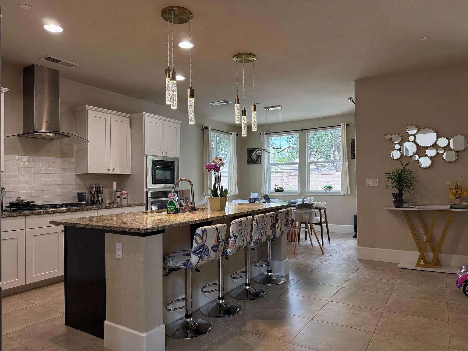 4 bed, 3028 sqft, $3,800 — Photo 3