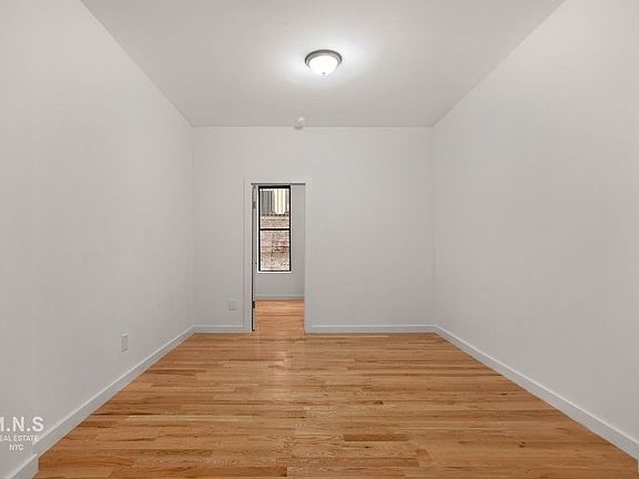 5th image of 320 W 49th St APT 4RW