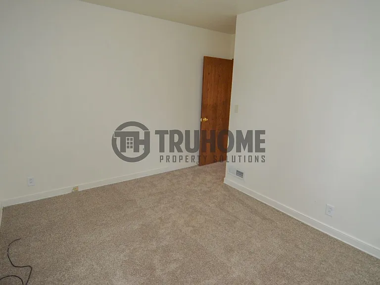 2305 University Ave — Photo 19