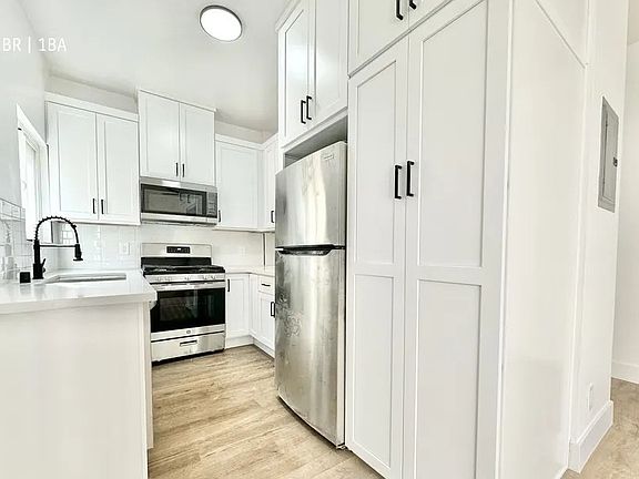 4th image of 1019 Albany St APT 5
