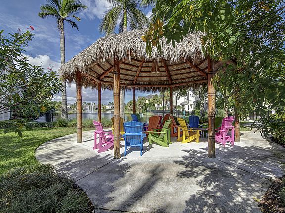 2nd image of 10000 S Gardens Dr #25-112