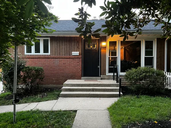 635 W Lynfield Dr #635, Rockville, MD 20850
