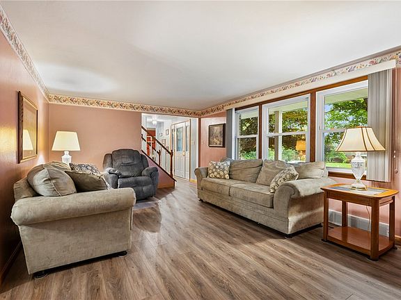 3rd image of 3305 Hermar Ct