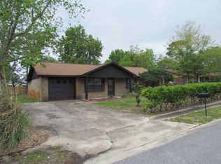 103 Deville Dr, Mary Esther, FL 32569