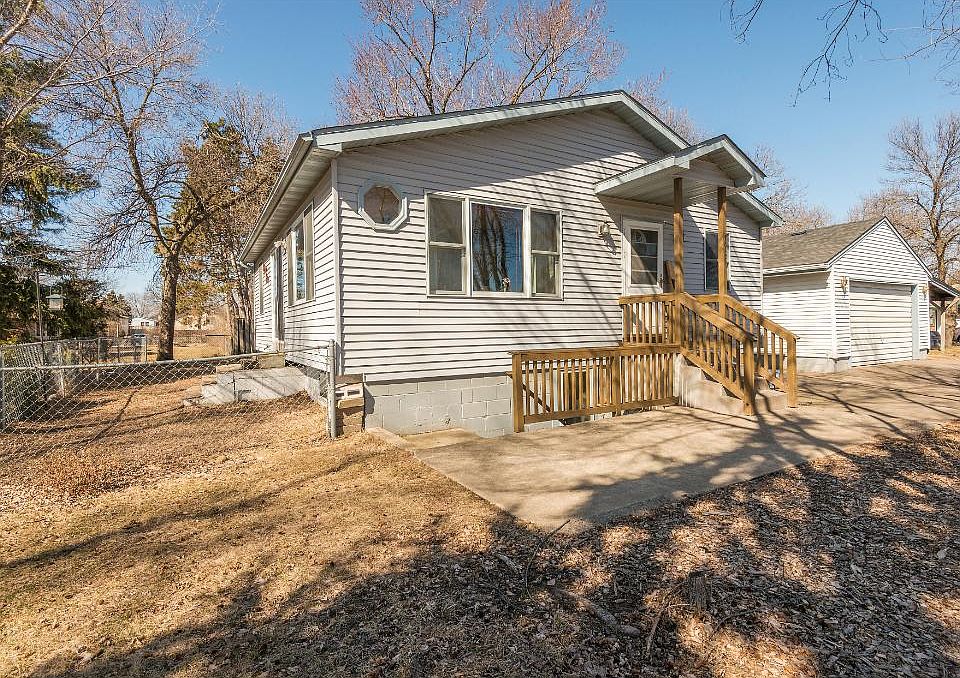 1st image of 7909 Noble Ave N