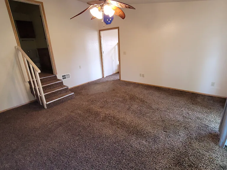 627 Highline Dr — Photo 23