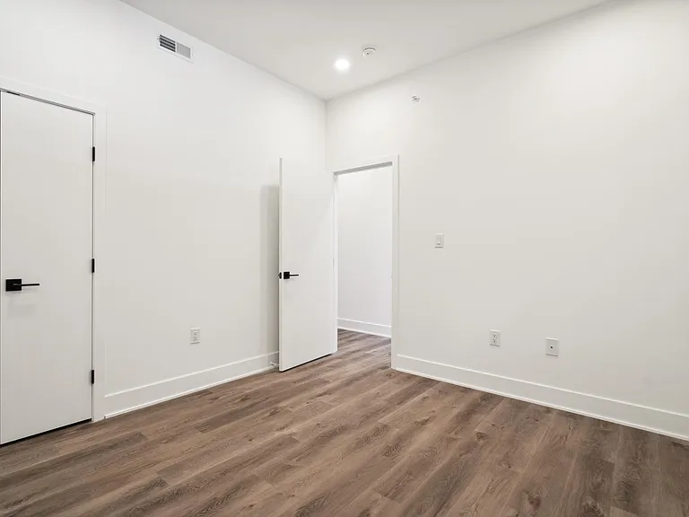 1420 Point Breeze Avenue — Photo 32