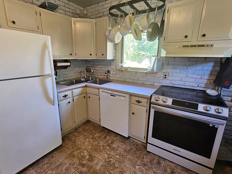 63 Pine Tree Ter — Photo 4