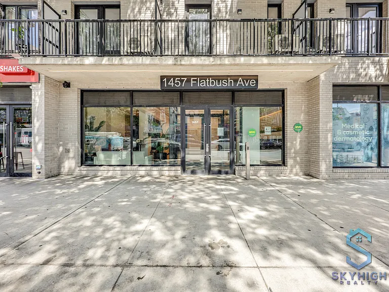 639 E 28th St #3L — Photo 19