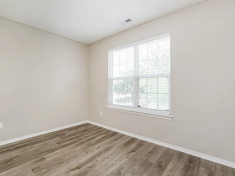 1024 Penncross Dr — Photo 14