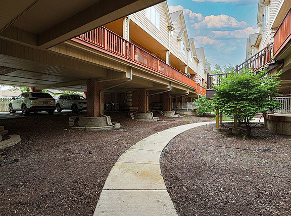 3rd image of 3631 Forest Ave Unit H