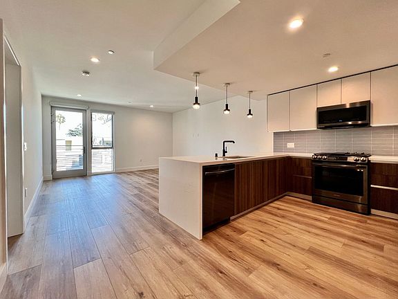 5th image of 5801 Camerford Ave #Penthouse 7
