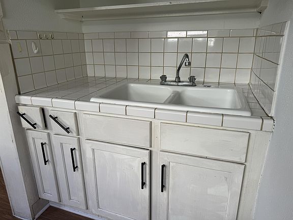 4th image of 1420 N Pearl St #2