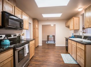 405 N 10th St, Central Pt, OR 97502