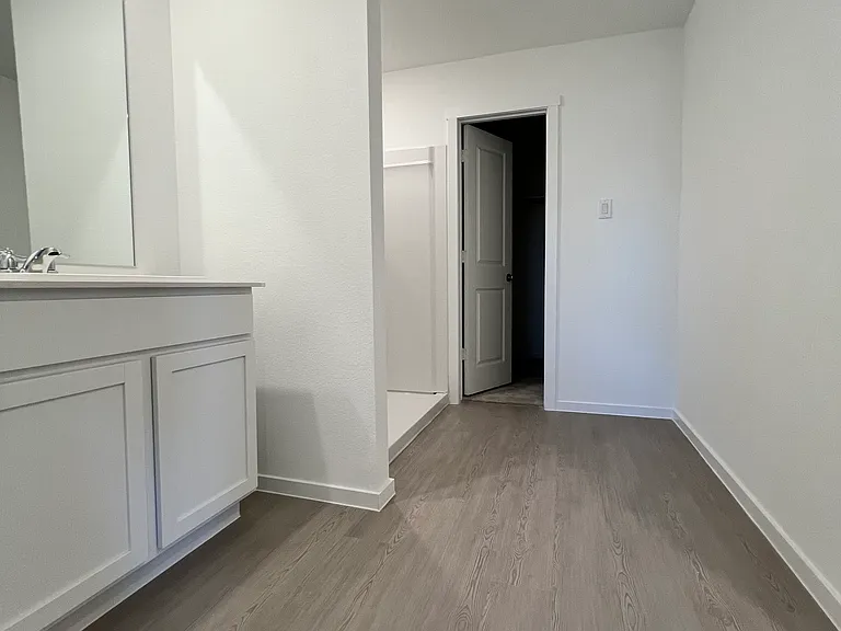 921 Mossycup St — Photo 9
