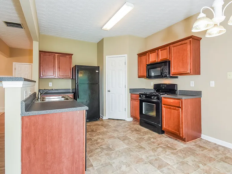 206 Winterbury Dr — Photo 9