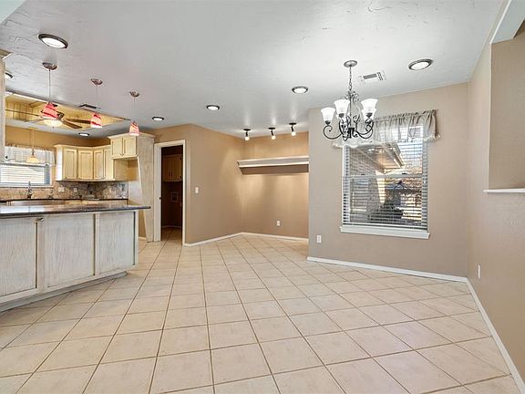 3rd image of 236 E Platt Dr