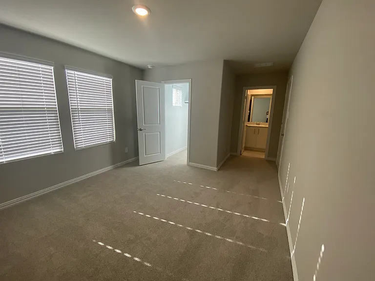 2129 Mustang Way — Photo 17