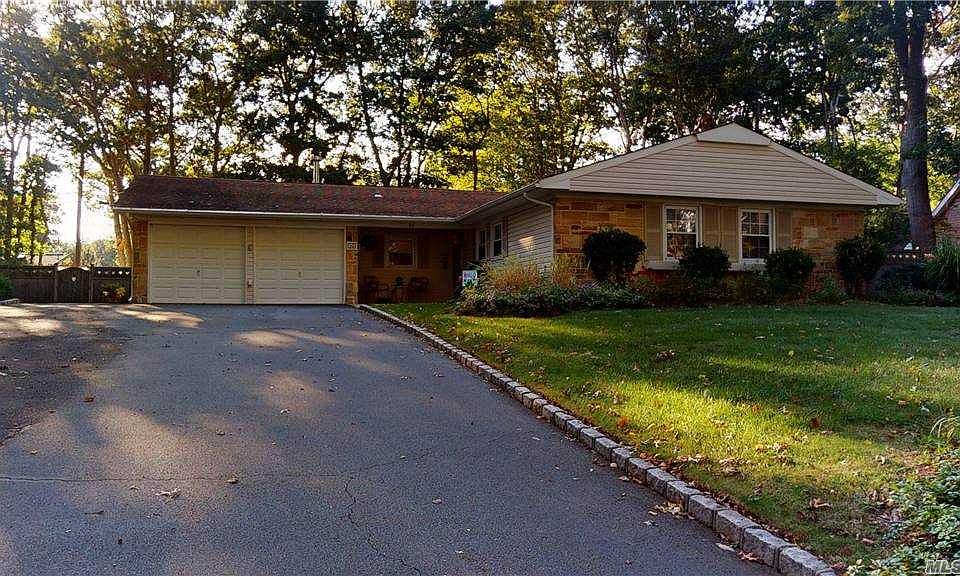 1st image of 90 Sycamore Cir