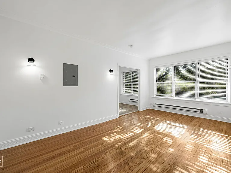 7903 S Luella Ave — Photo 12
