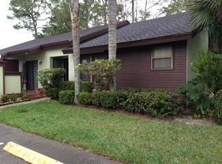 300 Cactus Hill Ct, Royal Palm Beach, FL 33411