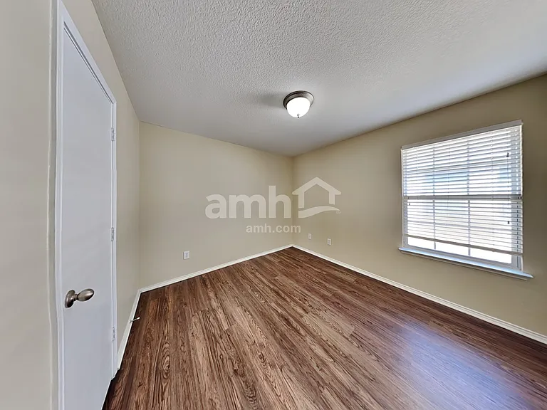 2124 Van Zandt Dr — Photo 18