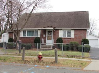 43 Luther St, Chicopee, MA 01013