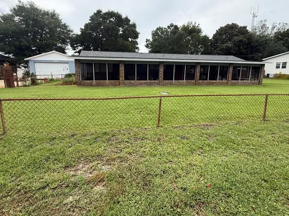 494 Aleta Ave, Mary Esther, FL 32569