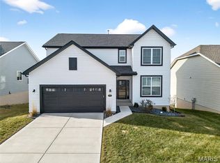 349 Valley Bluff Dr, Wentzville, MO 63385