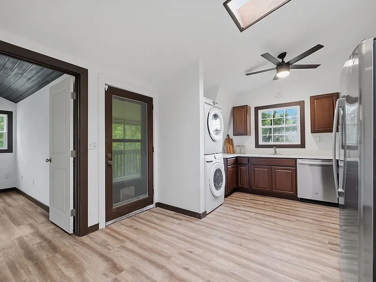 15017 Dayton Dr — Photo 3
