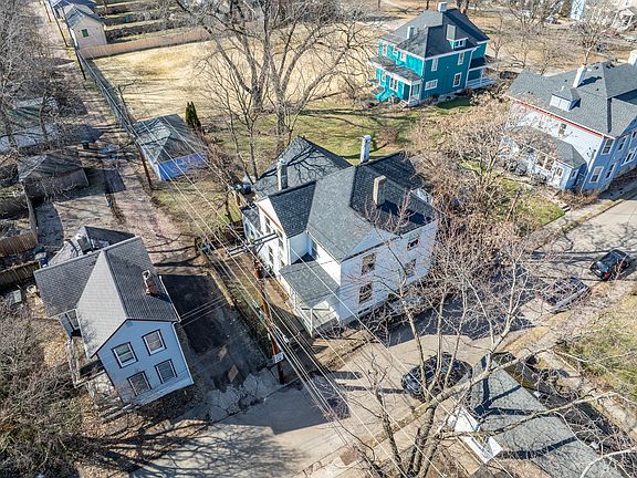 4th image of 115 Cross St #117