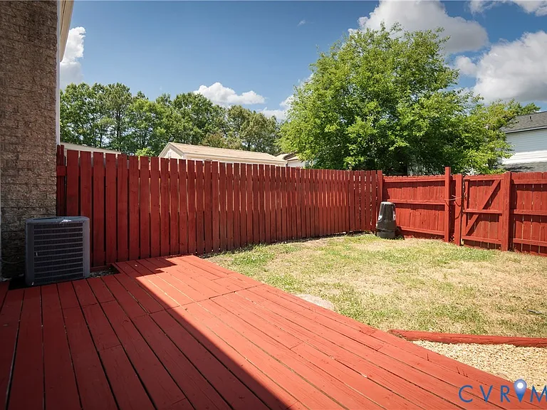 4704 Leadenhall Dr — Photo 37