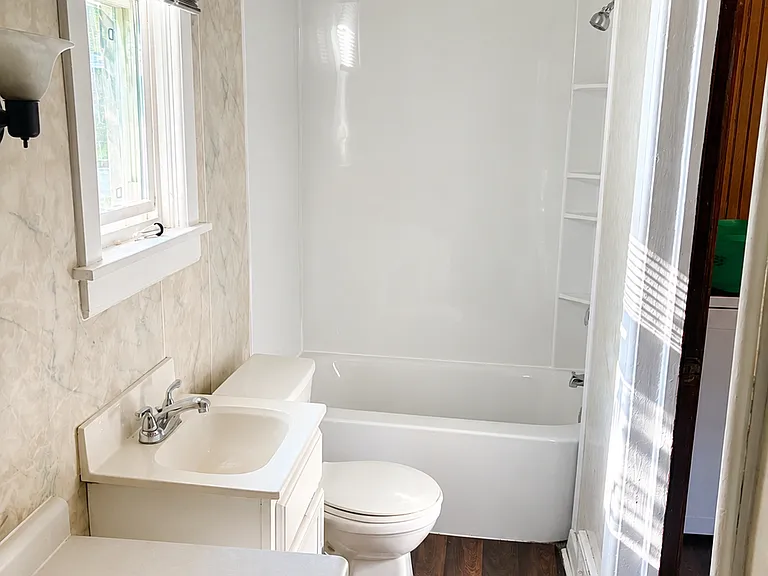 1519 Saint Clair Ave #1519 — Photo 16