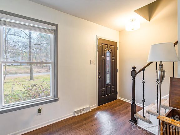 5th image of 4834 Country Oaks Dr